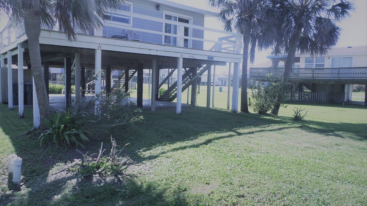 Galveston House | Beach Side Cottage.One Minute Walk to the Beach