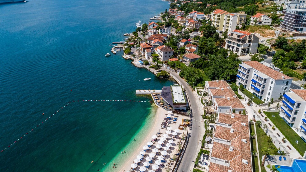 Dobrota Villa | Beach Side Villa Donkovic with Boka Bay View
