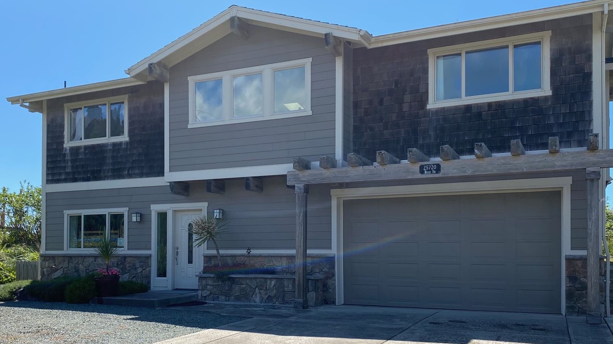 Rockaway Beach House | Beach Star - Classic, Elegant & Comfortable Beachfront Home!