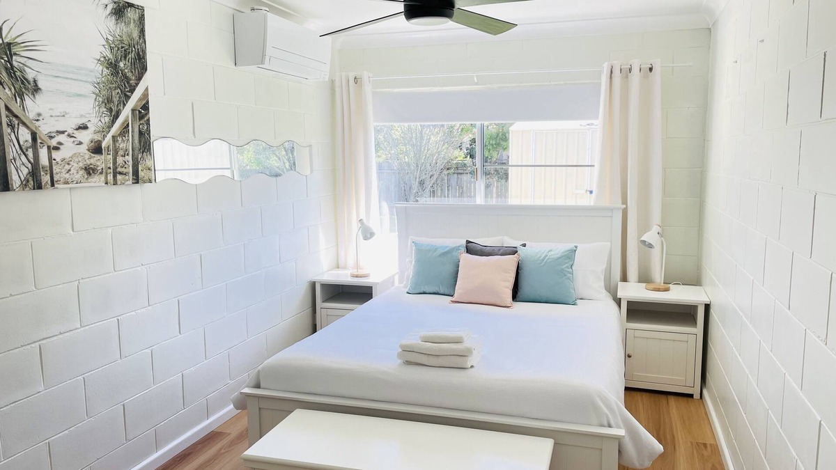 Brooms Head Apartment | Beach Stay Partial Ocean Views Family Friendly 2 mins walk to the beach!
