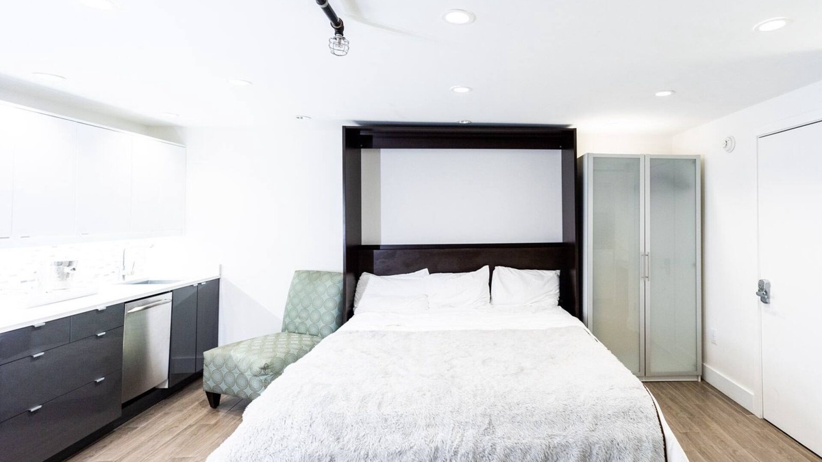 Rehoboth Beach Hotel | BEACH SUITE - 2 King Beds, Kitchen, Pool Hot Tub, Walk to Beach, Pet Friendly