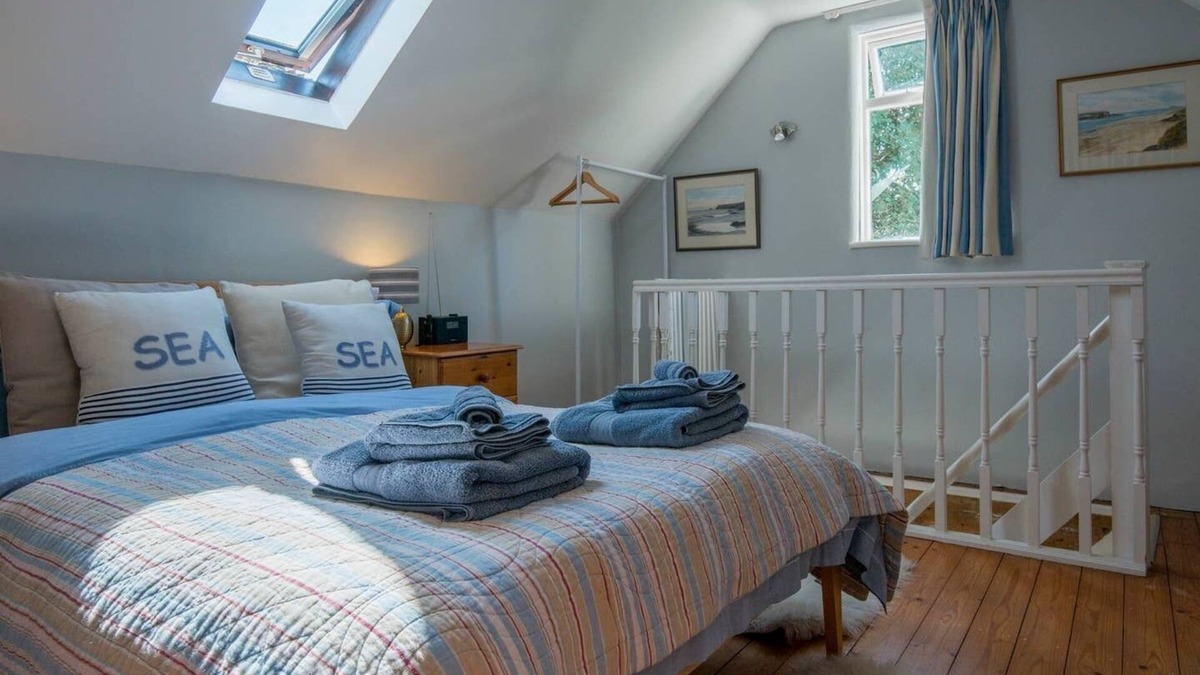 Hunston Cottage | Beach themed Annexe close to Chichester, West Wittering beach and Goodwood