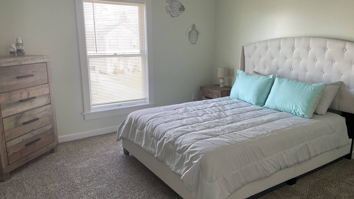 Ashtabula House | Beach themed home! Walking distance to the beach and Historic Ashtabula Harbor!