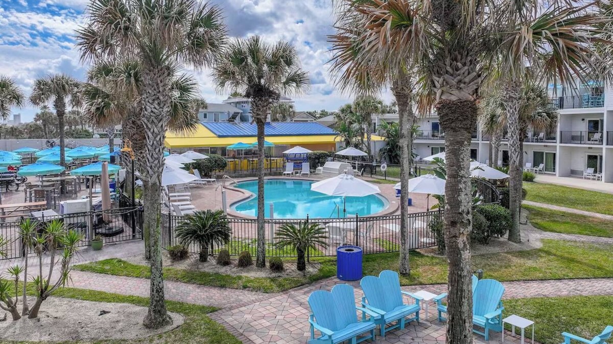 Jacksonville Hotel | Beach Vacation Awaits! Seaside Room with Oceanfront Views, Near Neptune Beach