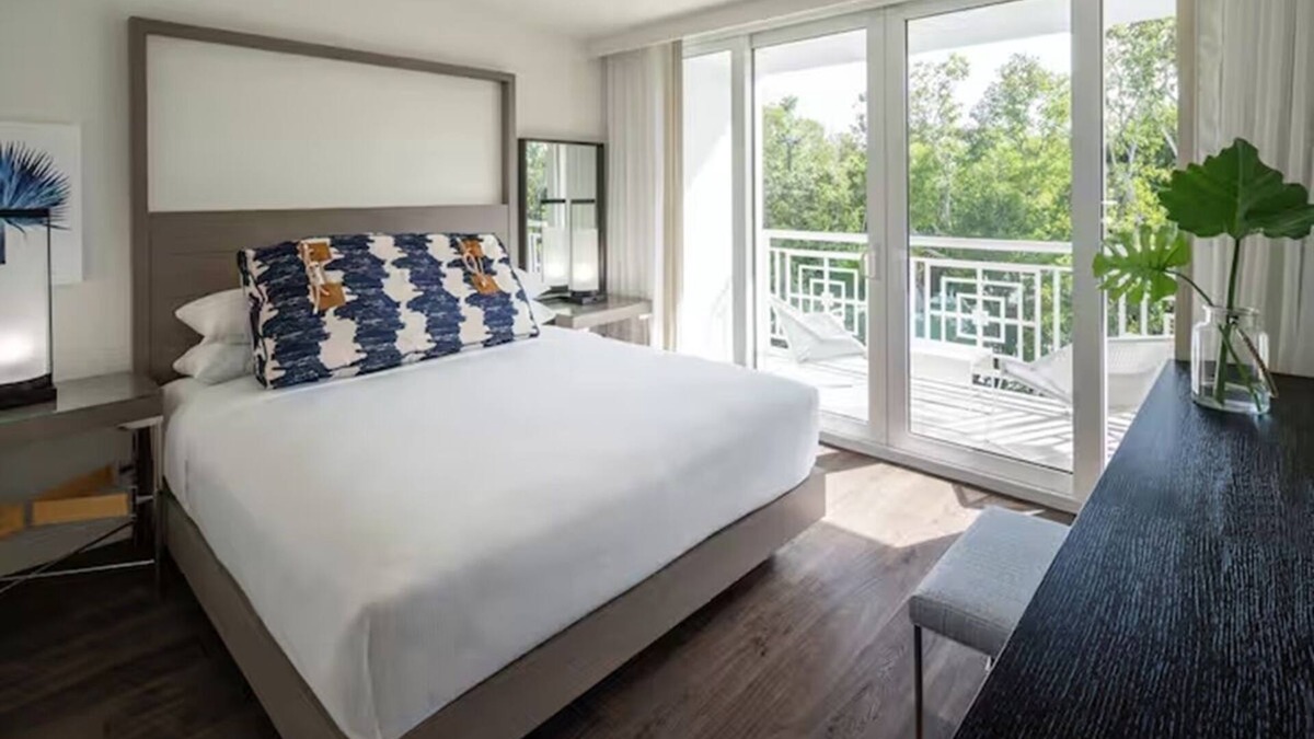 Rock Harbor Resort | Beach Vacay Starts Here! Pool, Beach Access, Pet-friendly