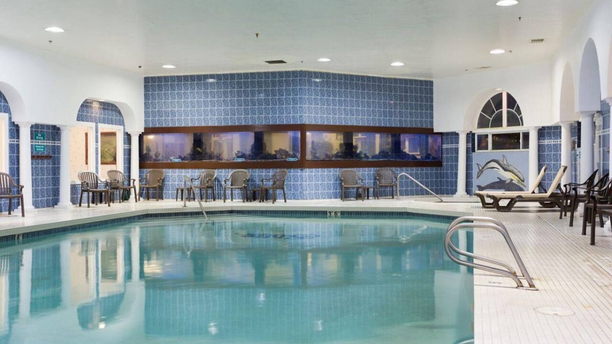 Ocean Shores Hotel | BEACH VACAY STARTS HERE. COMFY UNIT, POOL, SAUNA