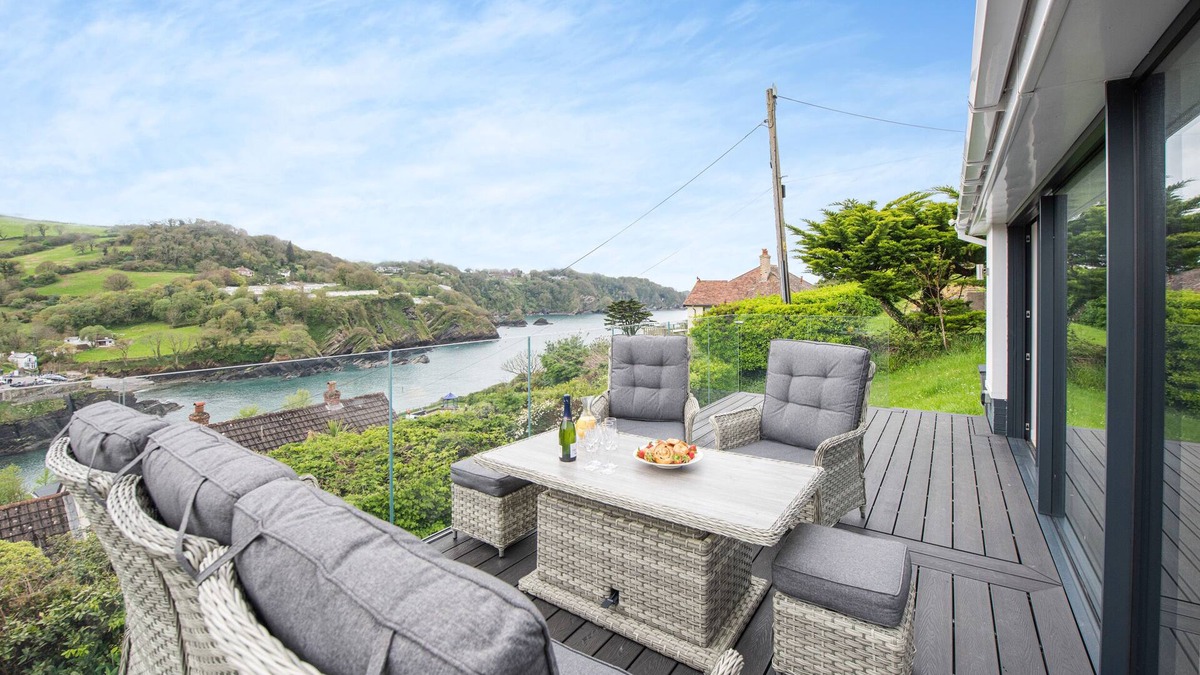 Combe Martin House | BEACH VIEW, pet friendly, country holiday cottage in Combe Martin