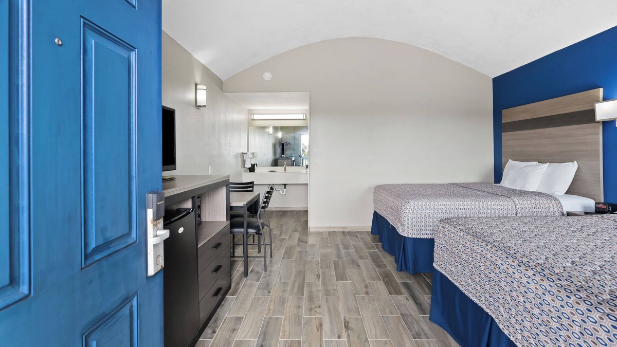 Rockport Hotel | Beach View Steps from Marina, festival & Beach