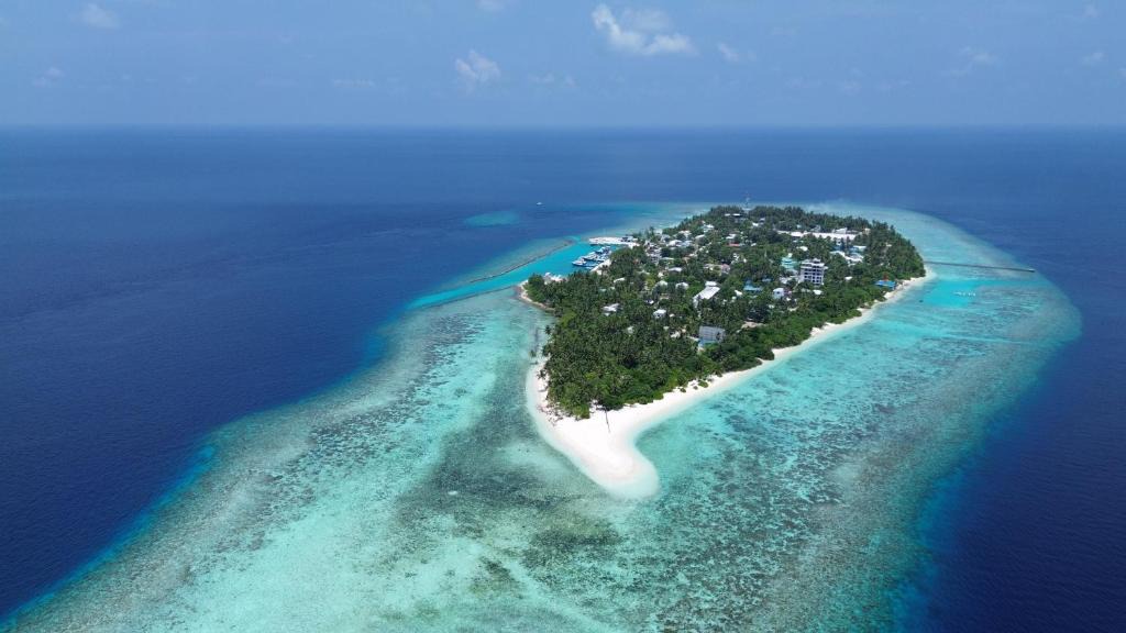 Omadhoo Apartment | Beach view travel