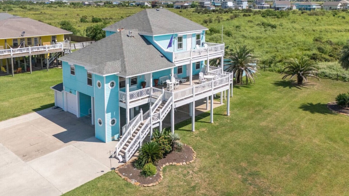 Crystal Beach House | Beach Views, 3 King Suites, up to 15 Guests