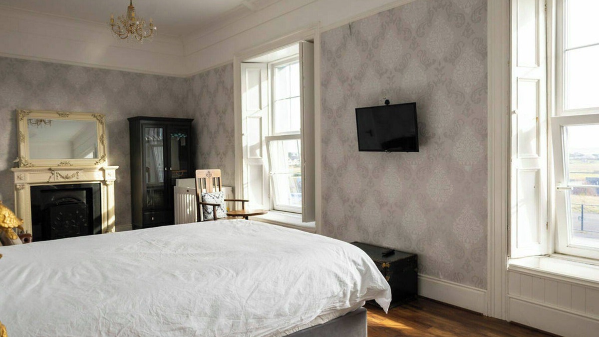 Tramore House | Beach Views, Elegant & Modernised 5BD Period Home