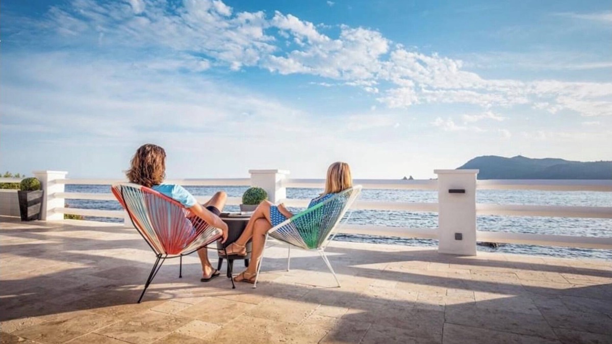 Saint-Mandrier-sur-Mer House | Beach villa with spa and heated pool