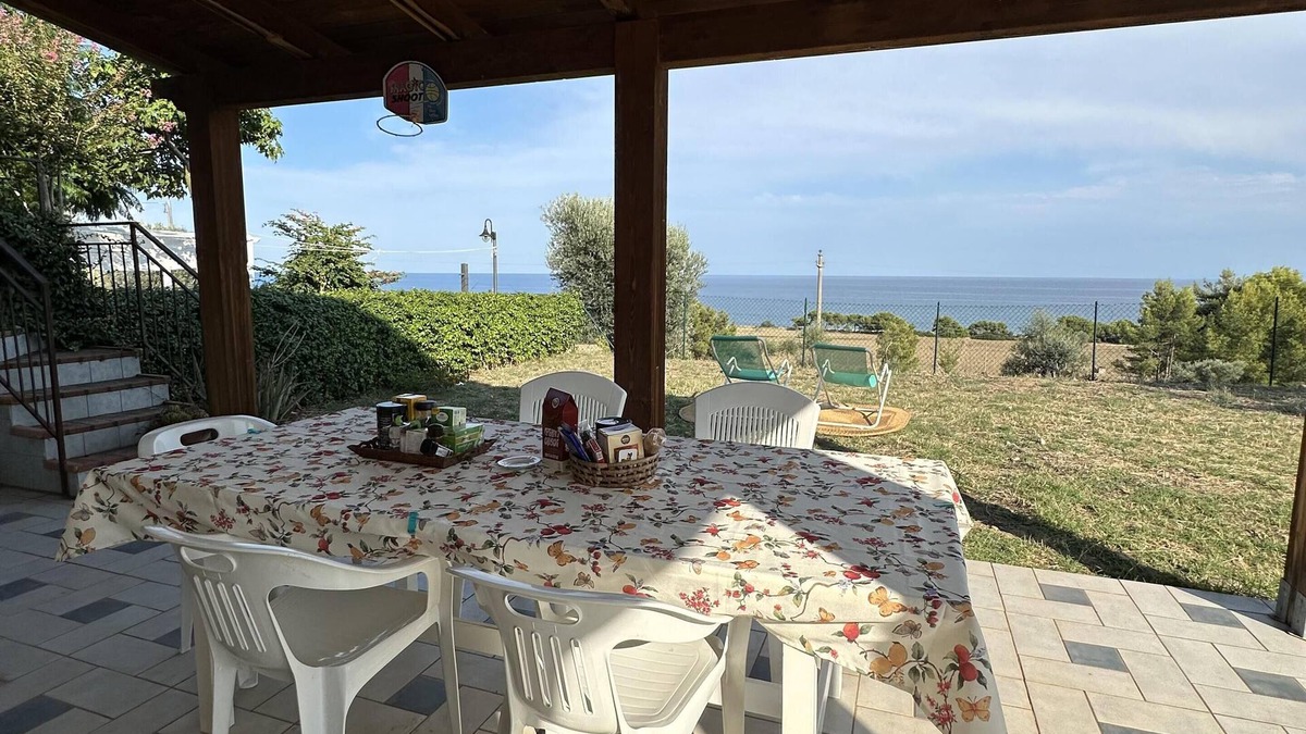 Amendolara Villa | Beach Villa in a Quiet Village in Calabria