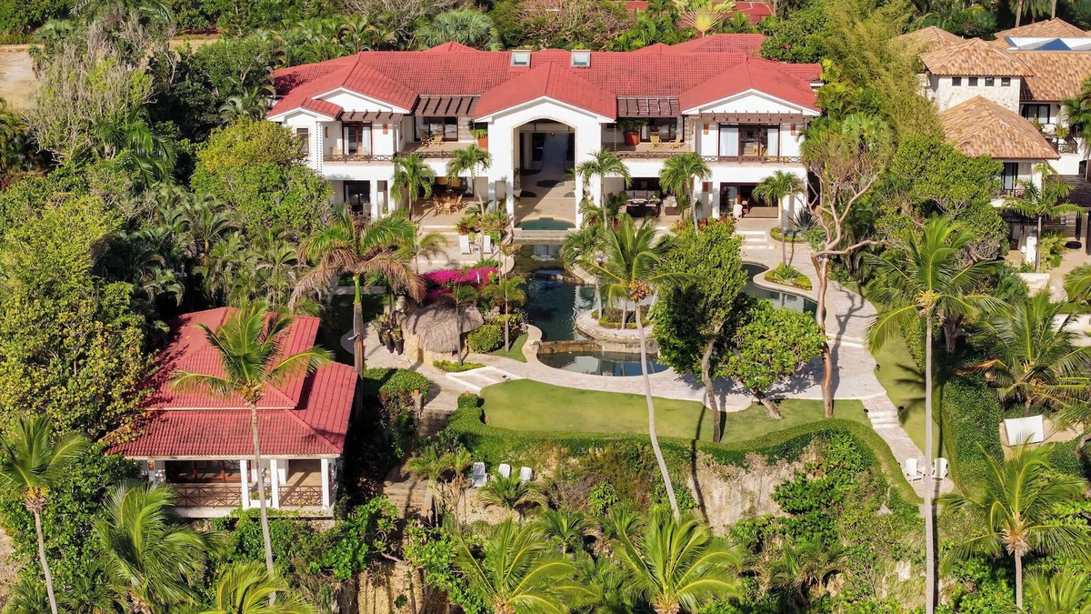 Cabrera Villa | Beach Villa specializing in weddings, milestone & corporate events.