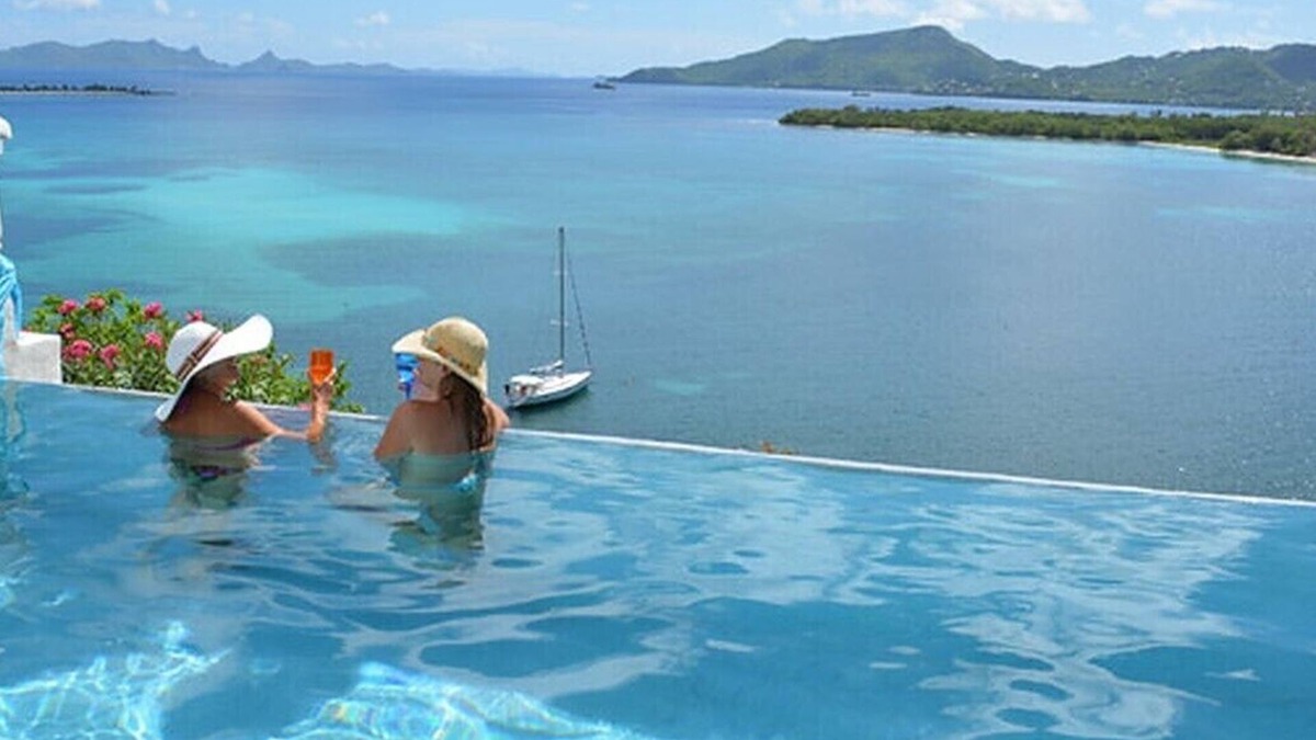 Hillsborough Villa | Beach villa with 3 bedrooms, 3 bathrooms and private pool in Carriacou, Grenada