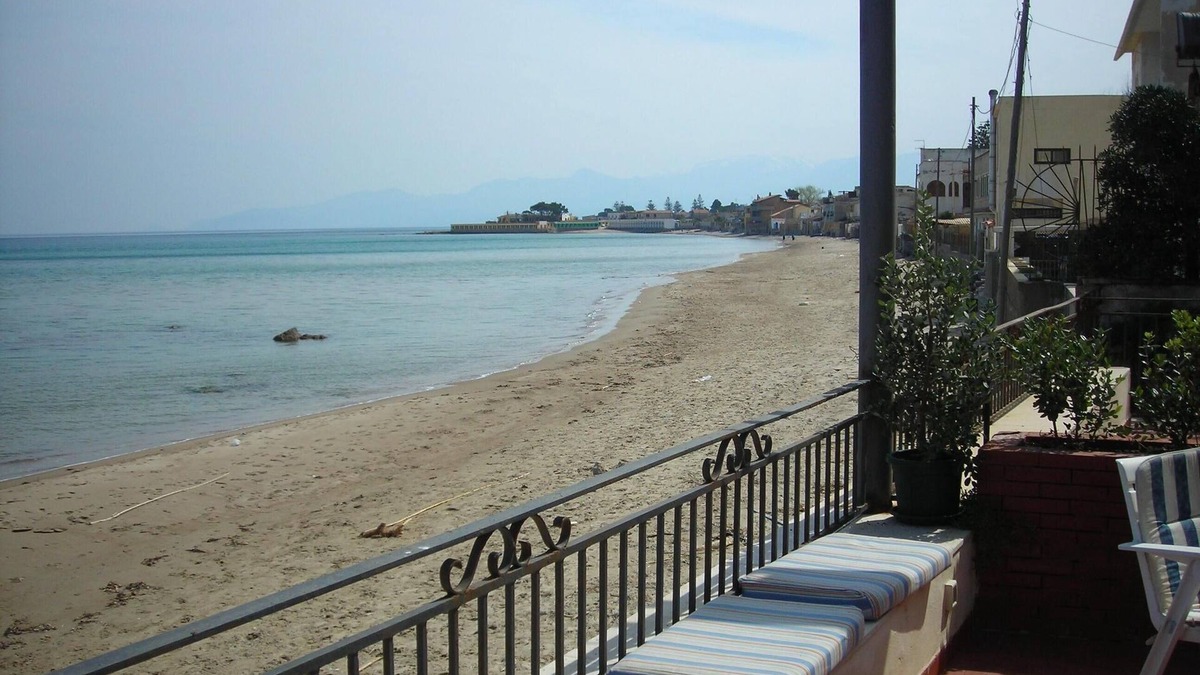 Trabia Villa | Beach villa with terrace, sleeps 6 to 12