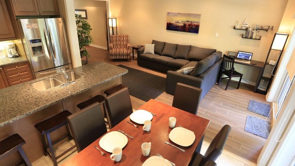 Wasaga Beach House | Beach1. com - Beach House # 4 - Beachfront Wasanga Beach