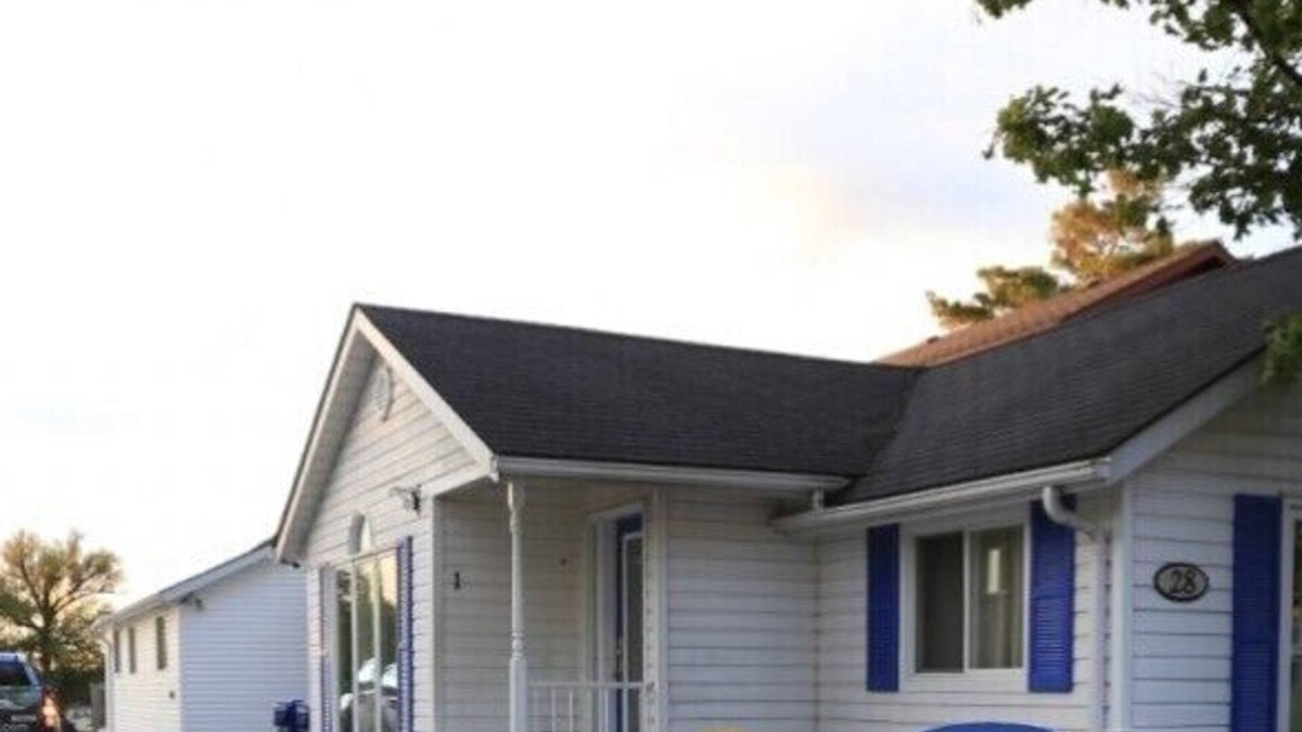 Wasaga Beach Cottage | Beach1*com - Riverfront Cottage 1 - Wasaga Beach