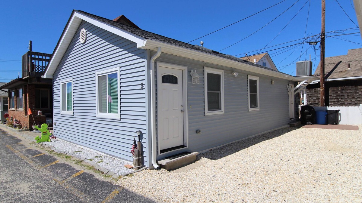 Point Pleasant Beach Cottage | BEACH5 | Beachside Cottage, Open Concept! Parking, Gated Boardwalk Access by Shore Points Vacations