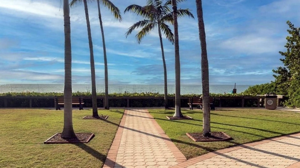 Old Naples Resort | Beachblock 3-Home Family Compound w/Pool