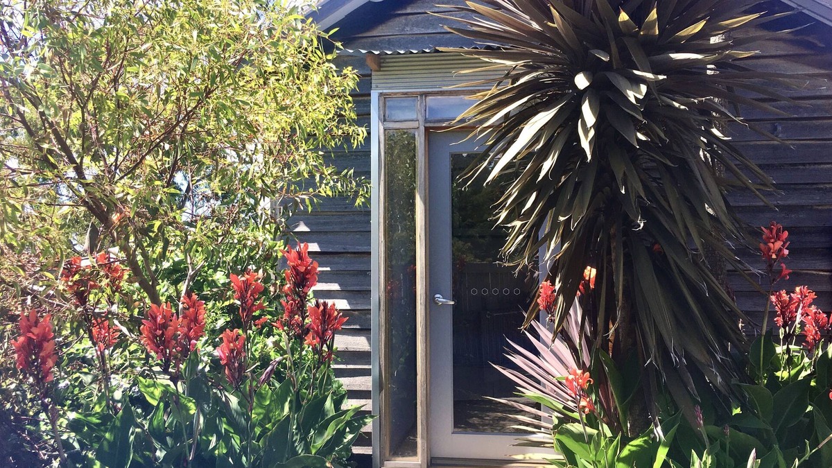 Bream Creek Apartment | Beachbreaks Studio Marion Bay.