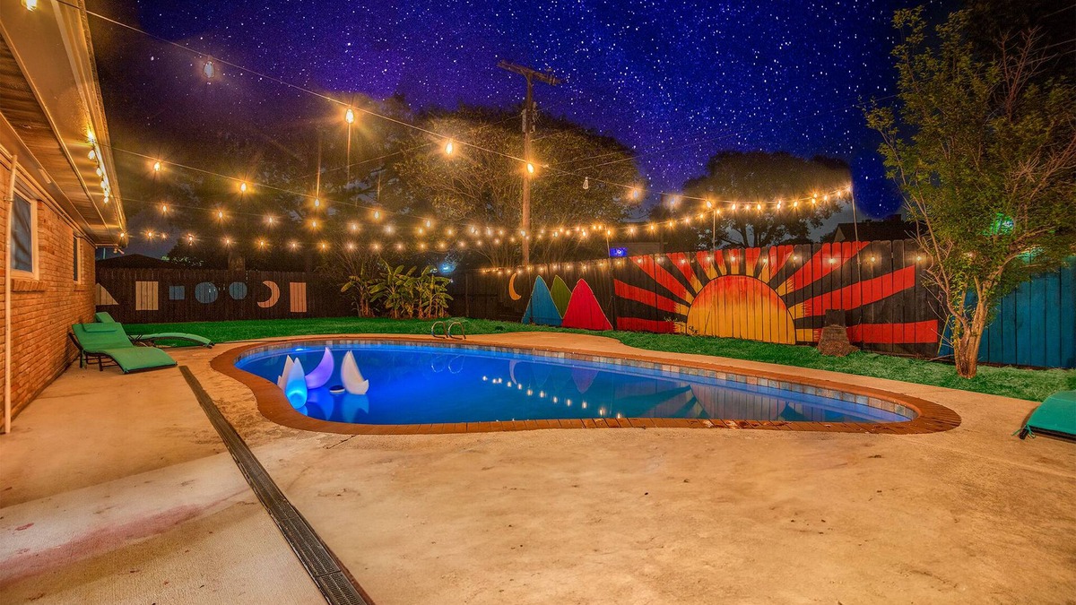 Dickinson House | Beachcity 4BRs home amazing pool 12 Beds*Dickinson