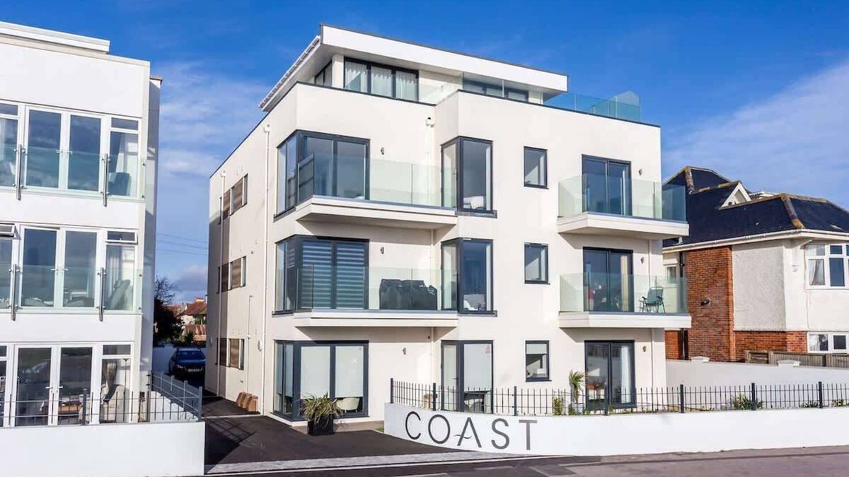 Boscombe Apartment | Beachcliff - On the Seafront with Two Balconies