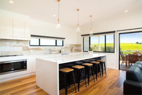 Smiths Beach House | Beachcomber Sunset