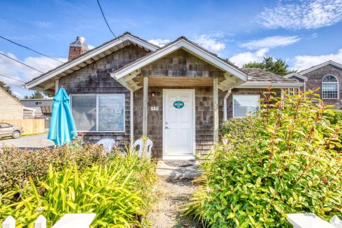 Downtown Cannon Beach House | Beaches Inn | Buccaneer Bay Bungalow