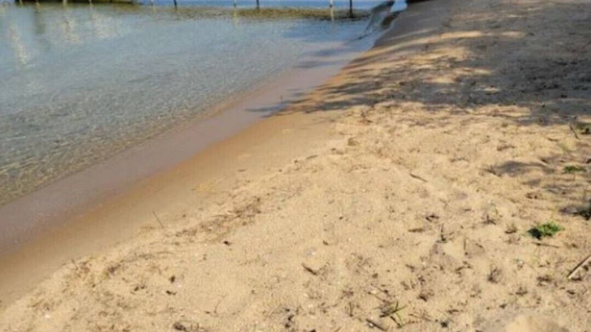 Onekama House | Beaches & View on Lake Michigan and Portage Lake. Secluded home & private dock