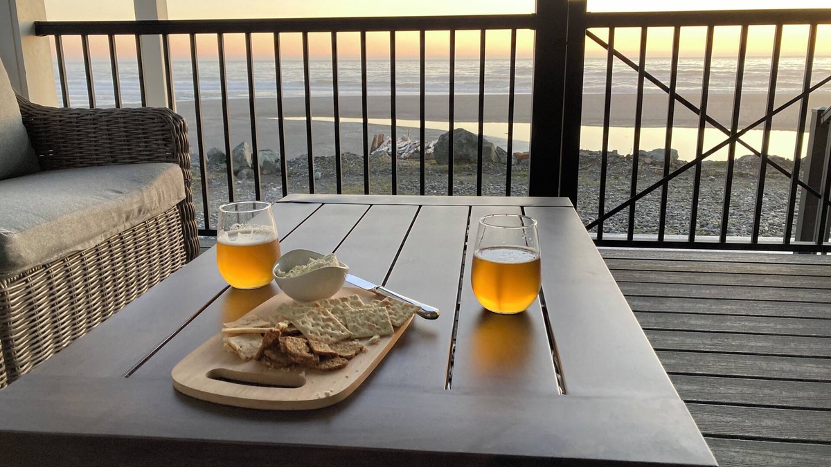 Gold Beach House | Beachfront, 180 degree views. Beach access. AC, Fireplace. EV Charger, Pet Free.