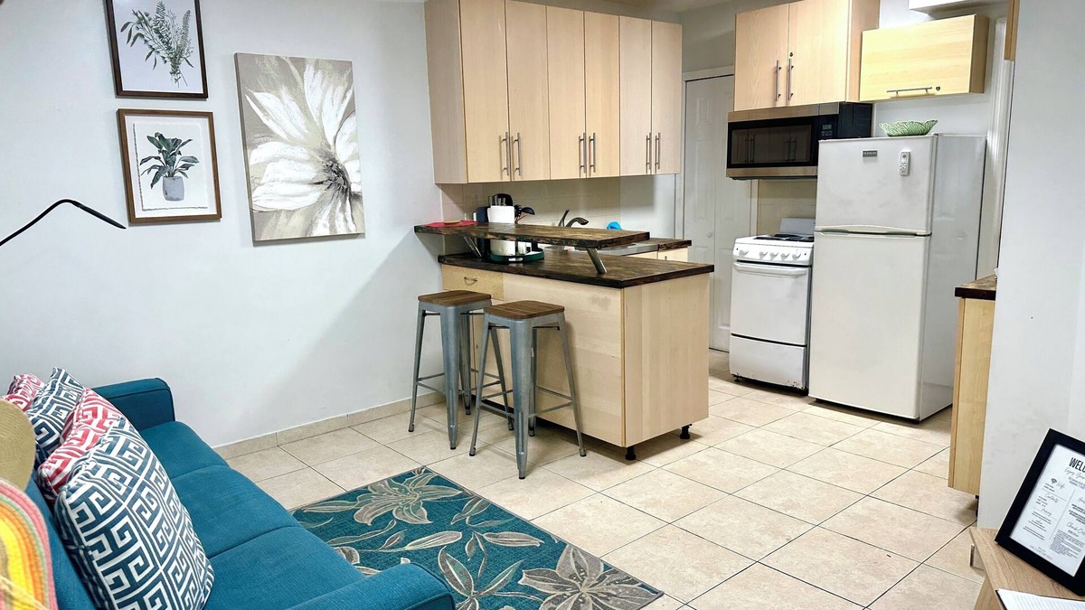 Hollywood South Central Beach Apartment | Beachfront 1BR/1BA at the Beach and Boardwalk entrance