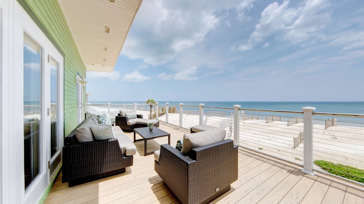 Palm Coast House | Beachfront 2 Apartments 1 House Nature all around, just 25 steps to Ocean water