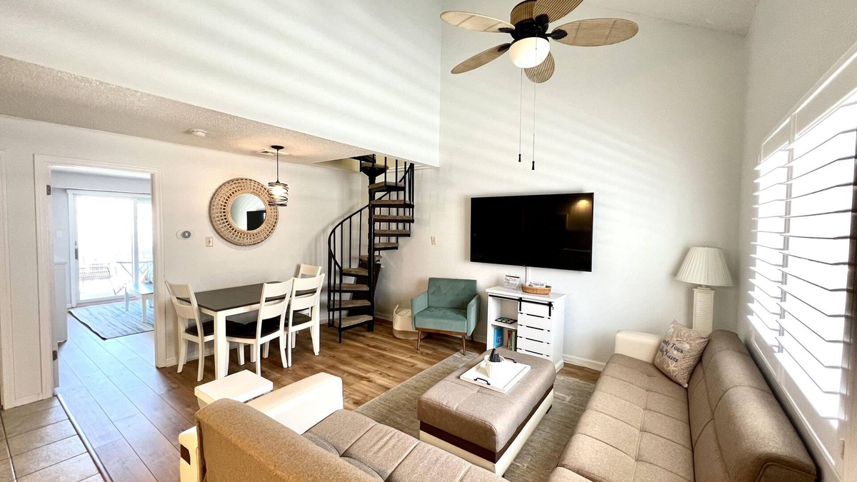 Southend Condo | Beachfront 2 Bd Condo with Pool & ocean views-5 min to Atlantic City