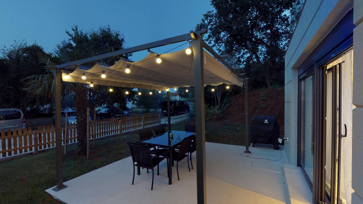 Drenje Apartment | Beachfront - 2 Bedrooms - 4 Guests - Barbecue