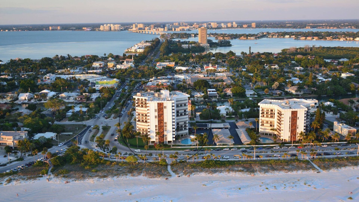 Saint Armands Key Condo | Beachfront 2 beds/2 baths w/Balcony LIDO BEACH TOWERS