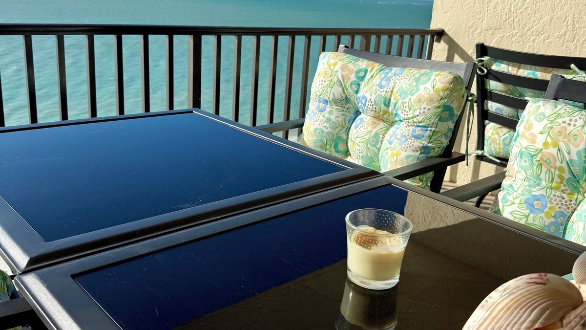 Marco Island Condo | Beachfront 2BR, 2BA on Gulf of America 15th-Floor Direct Pool & Hot Tub Access