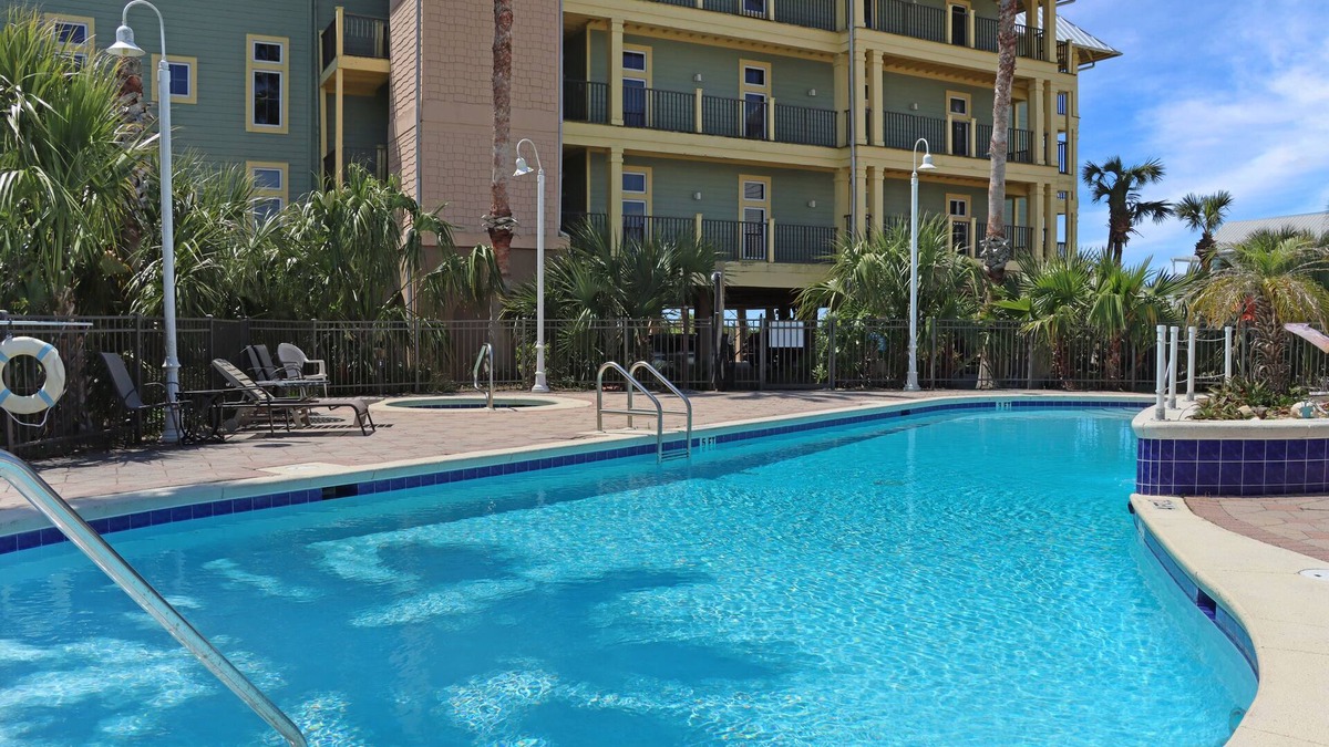 Cape San Blas Condo | Beachfront 2BR Condo: Club1C, Pool, Hot Tub & Deck