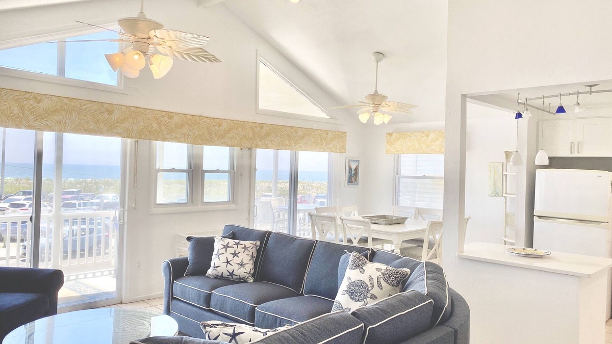 South End House | Beachfront 2nd Fl Retreat - PET FRIENDLY -with FABULOUS OCEAN VEIWS