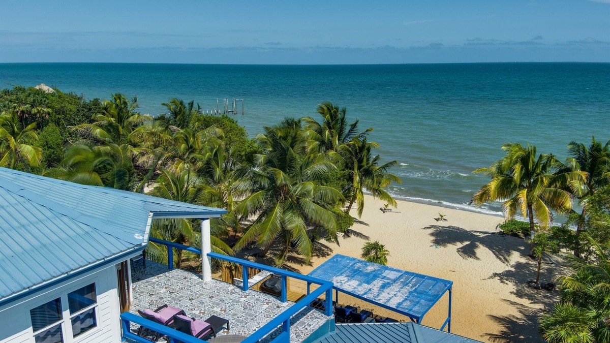 Caribbean Way Apartment | Beachfront 3-Bed, Pool, Kayaks, Perfect for Groups