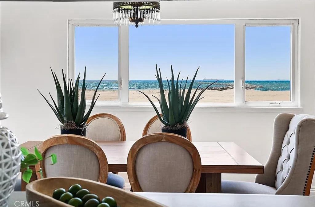 Old Towne House | Beachfront 3 Bedroom 3 Bath In Seal Beal, Ca