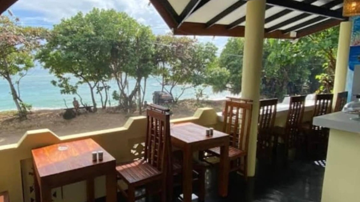 Midigama Villa | Beachfront 4-bedroom villa in fabulous Ahangama!