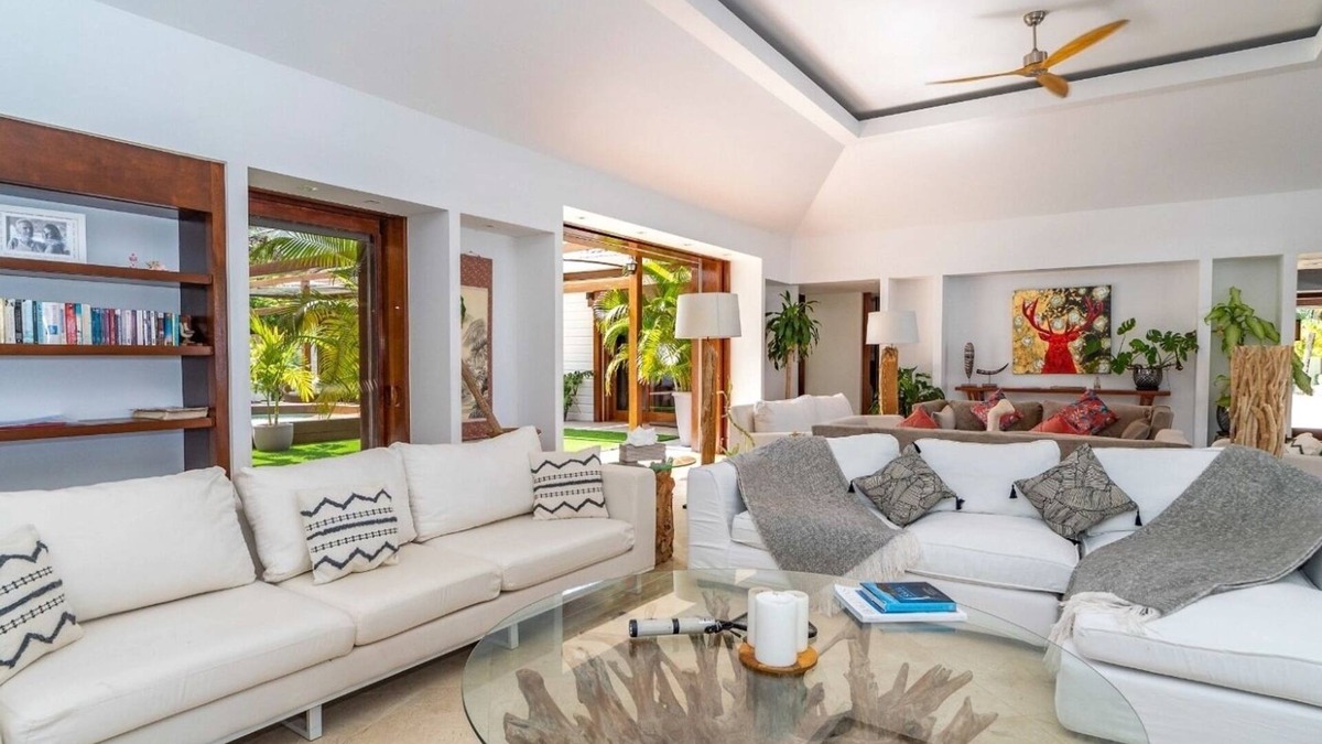 Anse de Lorient Villa | Beachfront 7 BDRM Luxury Villa