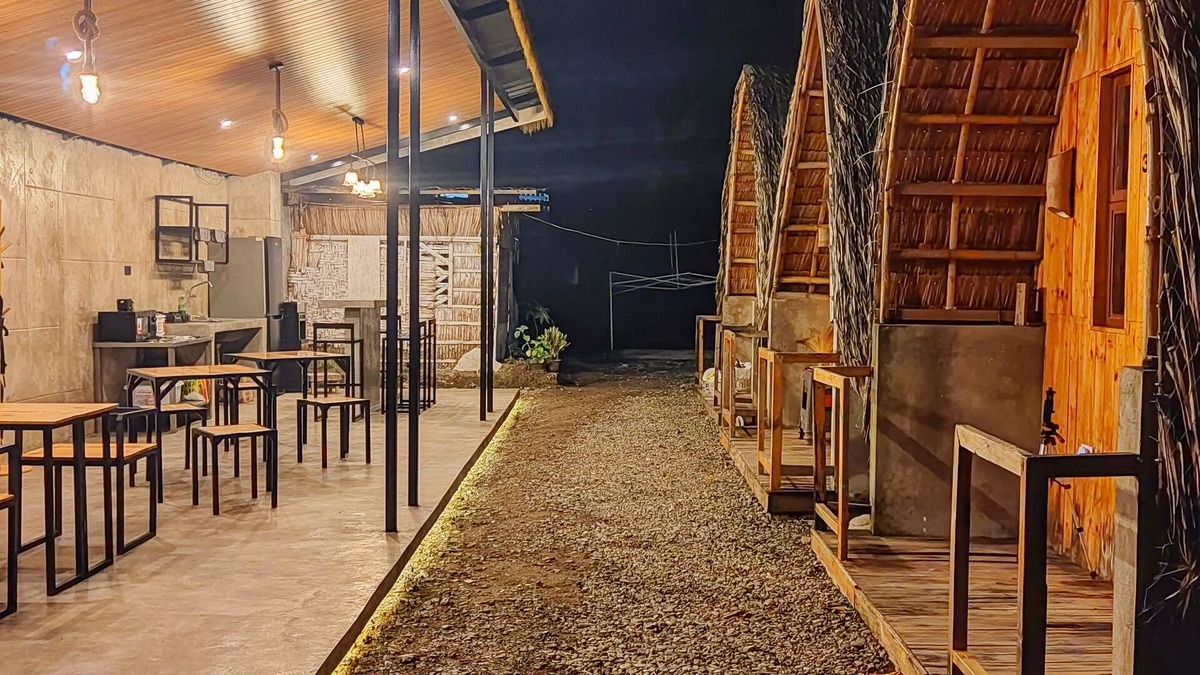 Boac Bed & Breakfast | Beachfront and along the Highway (Coastal road) With Common Kitchen