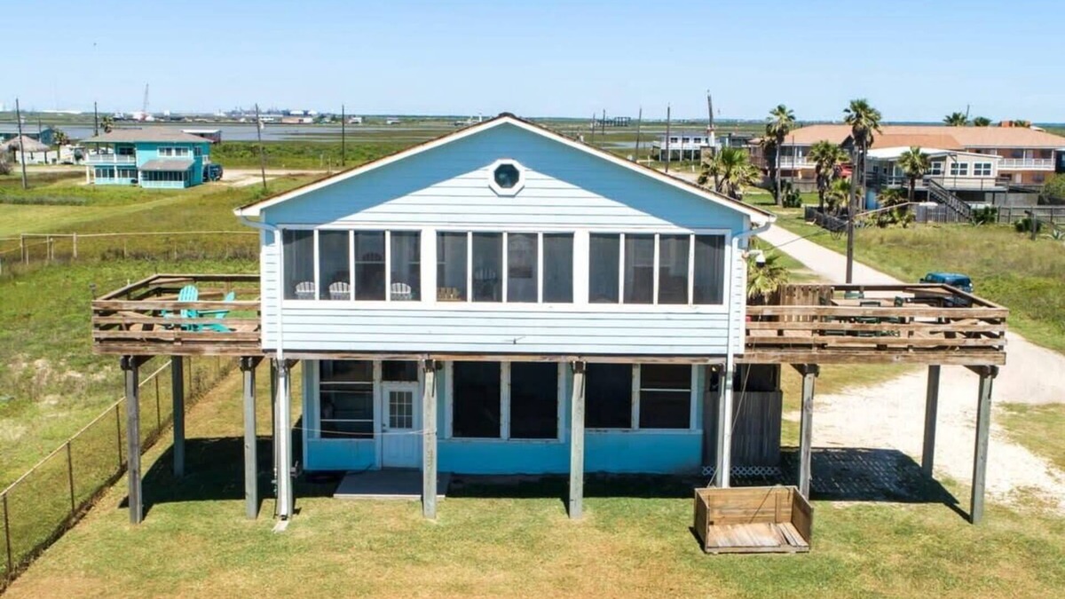 Surfside Beach House | Beachfront and Center! Beautiful Ocean Views