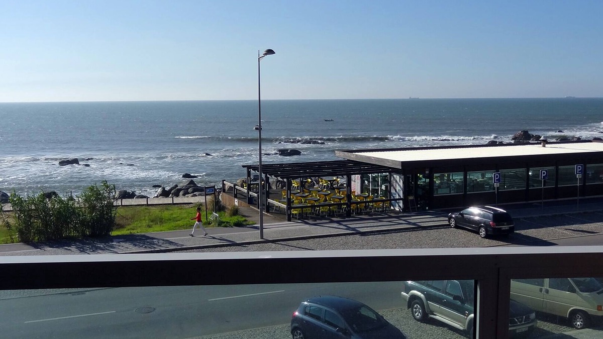 Canidelo Apartment | Beachfront apartment with spectacular sea views. (WILLOWERS)
