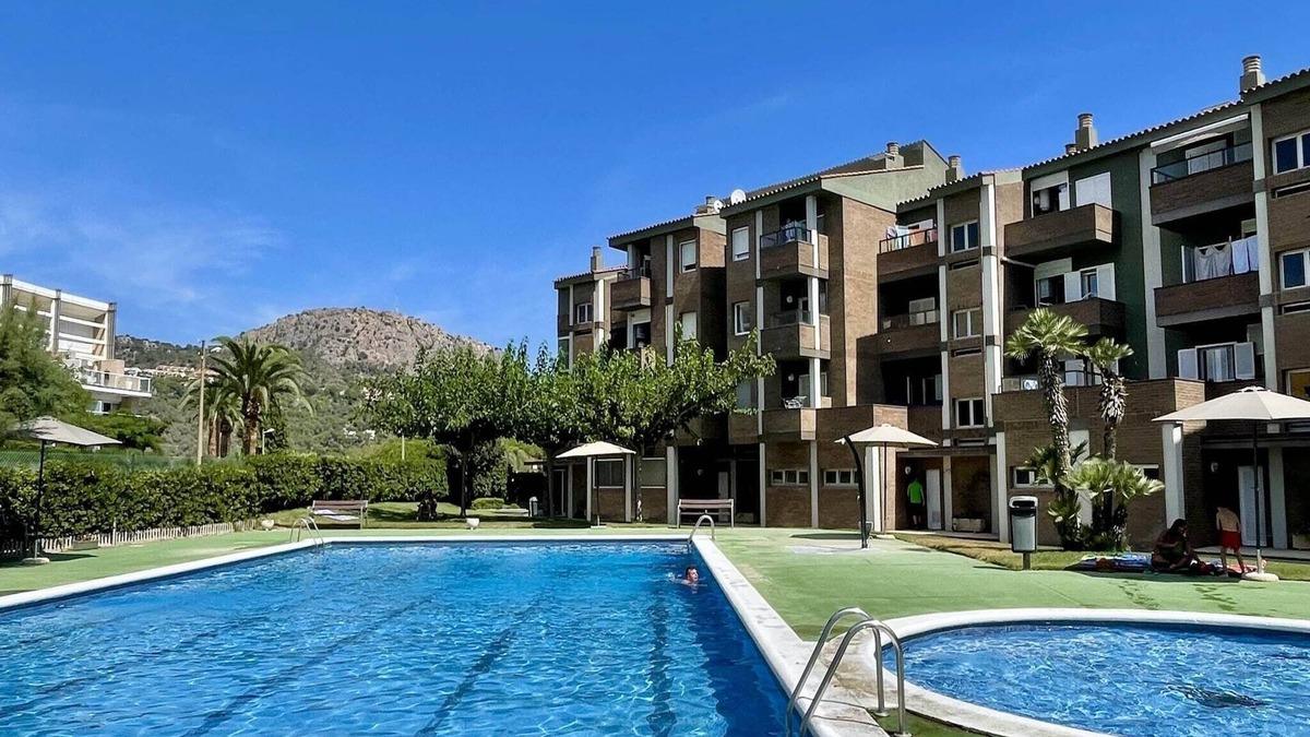 Aiguablava Apartment | Beachfront Apartment in Spain with Pool Access