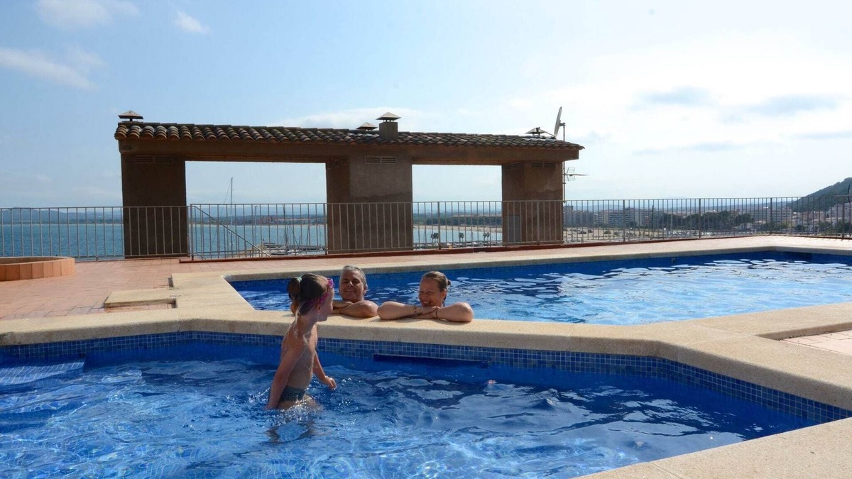 L'Estartit Apartment | Beachfront Apartment in Spain with Pool