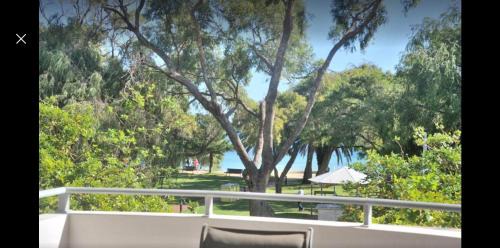 Rockingham Apartment | Beachfront at Nautilus