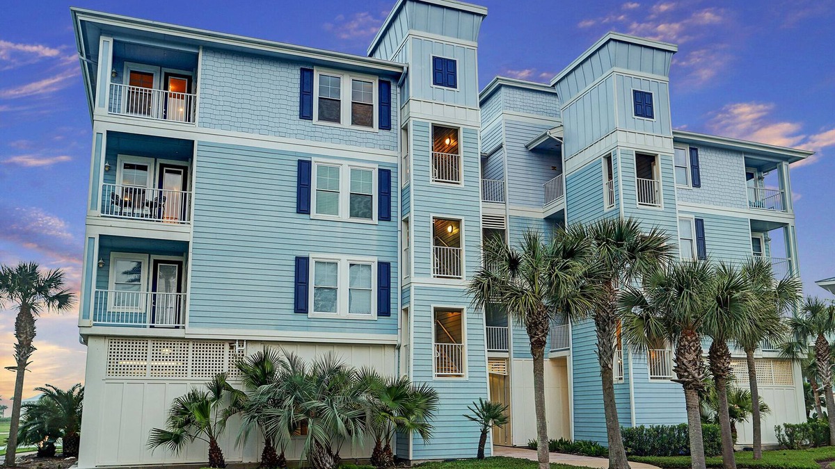 Red Fish Cove Condo | Beachfront at Pointe West. Walk to the beach and the club all just steps away!